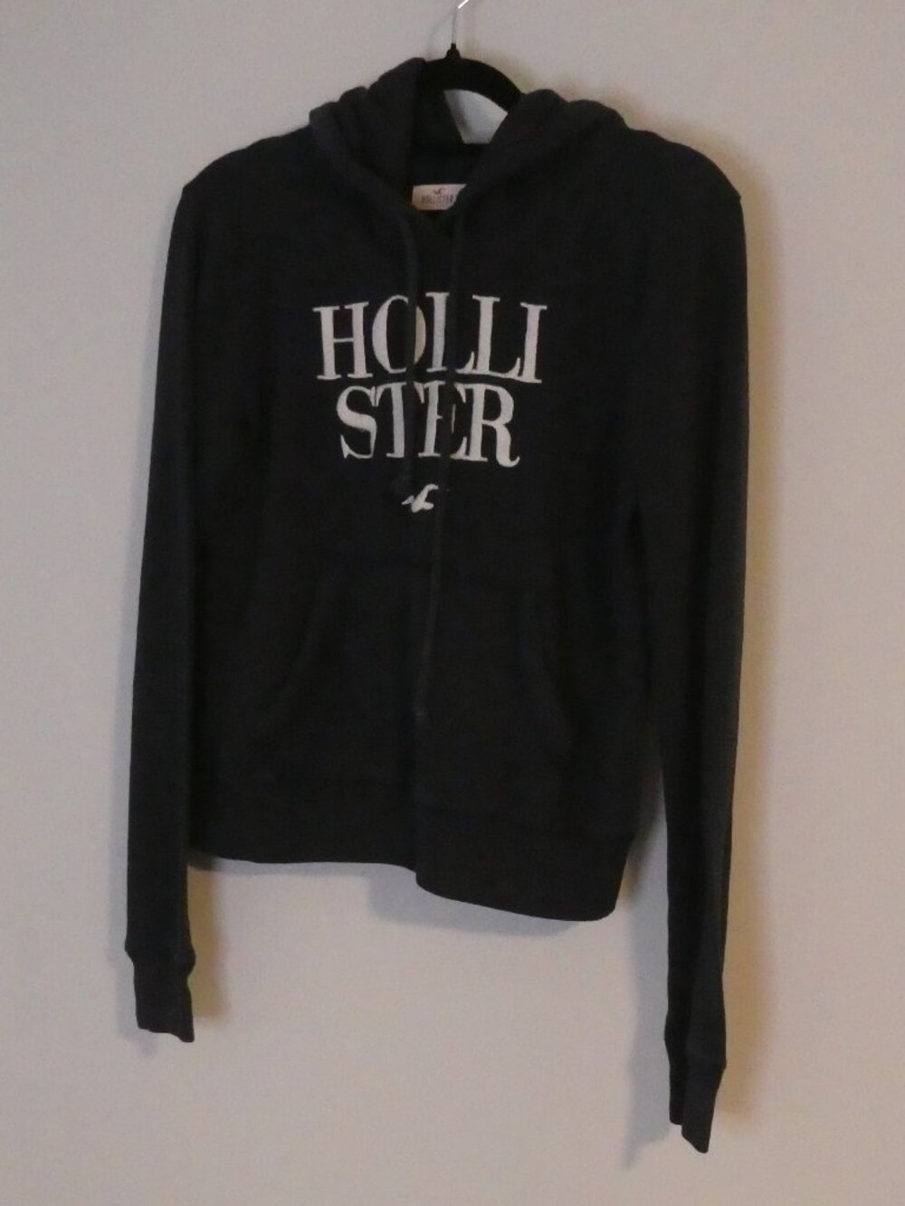 HOLLISTER Classic Logo Embroidered Pullover Hoodie Dark Navy Blue - size XS